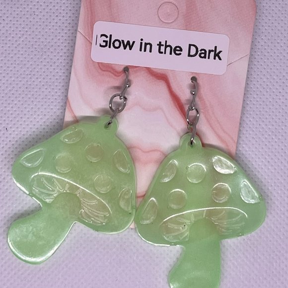 Handmade resin Mushroom Earrings - Picture 4 of 9